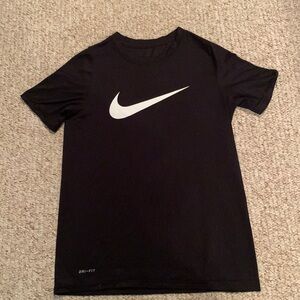 Boys size Med Nike Dri-Fit